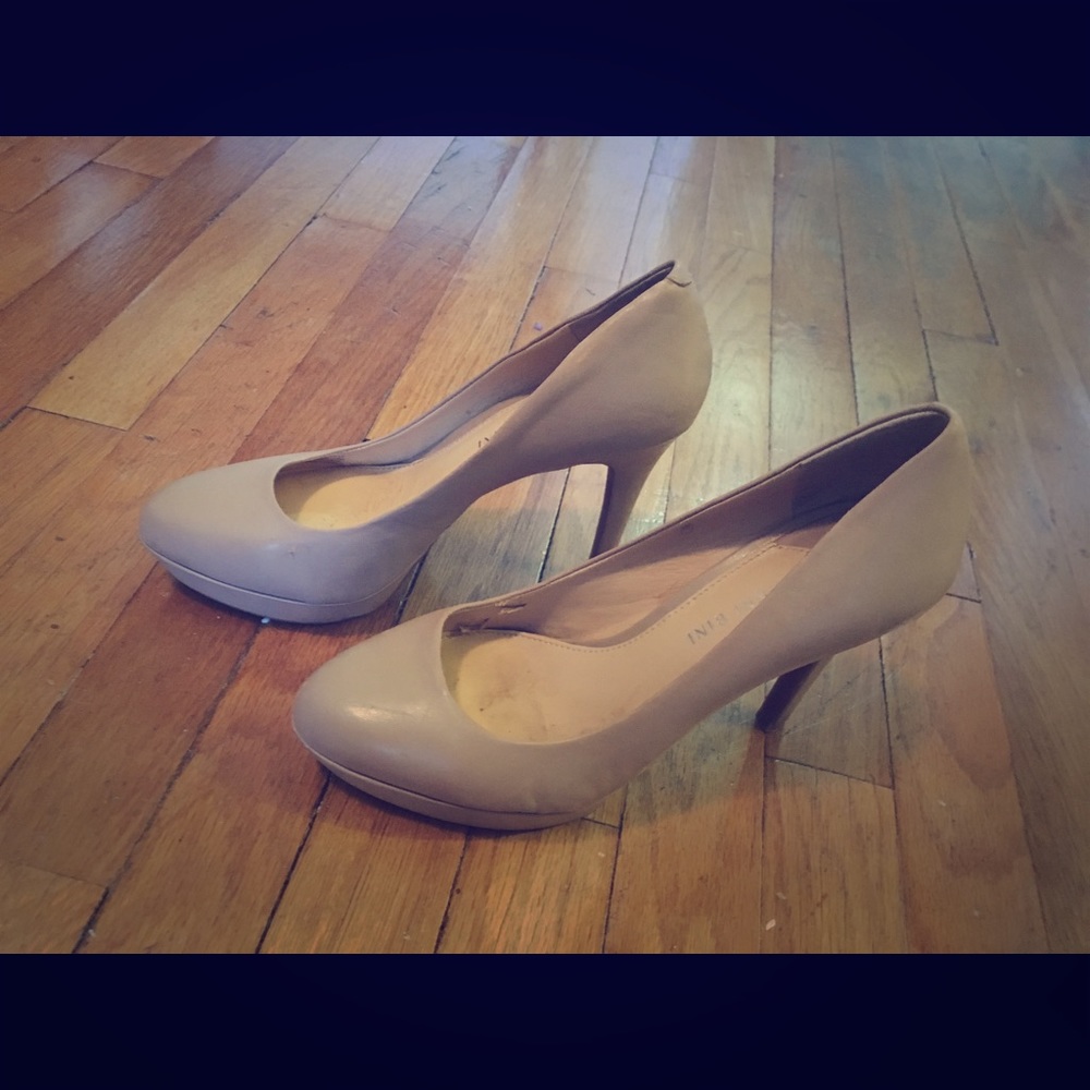 HIGH heels